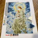 Мадонна з немовлям кольорова